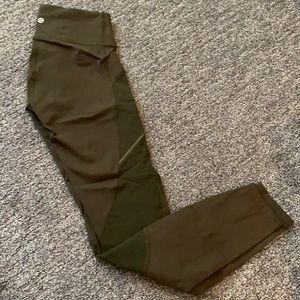 Lululemon leggings. Mesh side details. Size 4.
